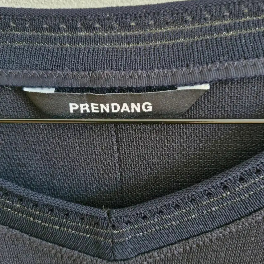 [BUNJANG] PRENDANG V-Neck Short Sleeve Knit Navy / *새상품*PRENDANG 브이넥 반팔 니트 네이비