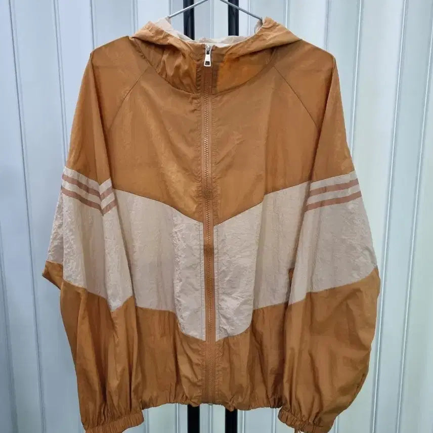 [BUNJANG] Two-Tone Hooded Windbreaker Jacket (Brown/Ivory) / 후드 바람막이  자켓 브라운 아이보리 4XL