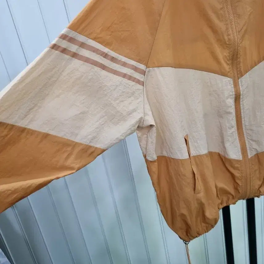 [BUNJANG] Two-Tone Hooded Windbreaker Jacket (Brown/Ivory) / 후드 바람막이  자켓 브라운 아이보리 4XL