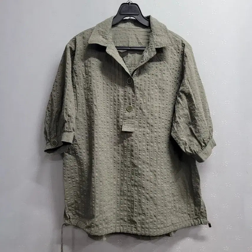 [BUNJANG] Mezzis Khaki Short Sleeve Blouse Shirt (Size 55-66) / 85)메지스 카키색 반팔 블라우스 셔츠(55~66)
