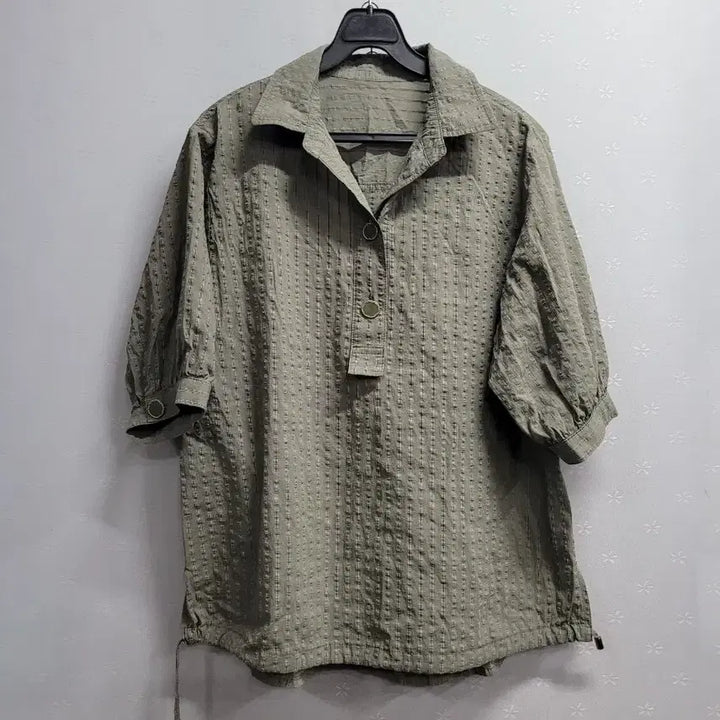 [BUNJANG] Mezzis Khaki Short Sleeve Blouse Shirt (Size 55-66) / 85)메지스 카키색 반팔 블라우스 셔츠(55~66)