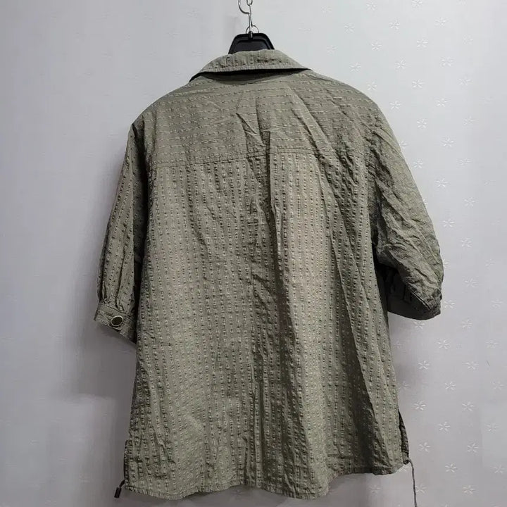 [BUNJANG] Mezzis Khaki Short Sleeve Blouse Shirt (Size 55-66) / 85)메지스 카키색 반팔 블라우스 셔츠(55~66)