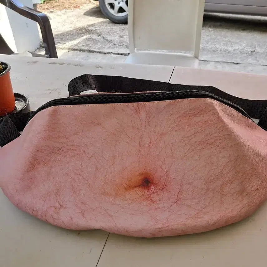 [BUNJANG] Unique Belly Fat Design Hip Bag / 뱃살 디자인 힙색 새상품