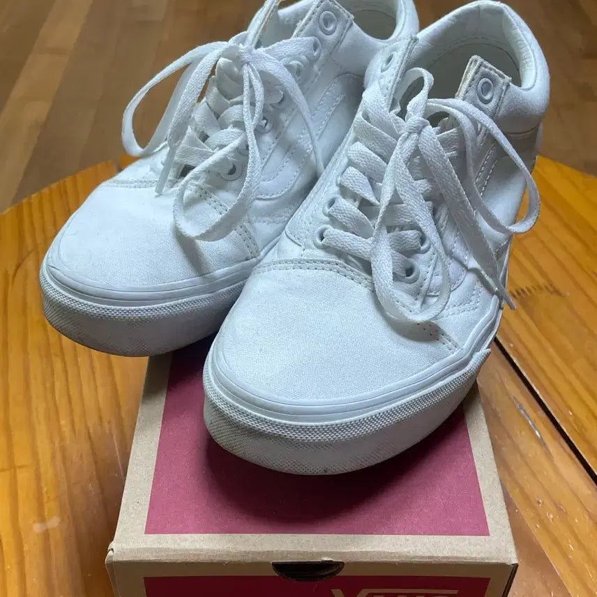 [BUNJANG] Vans Old Skool True White Sneakers / 반스 올드스쿨 트루 화이트