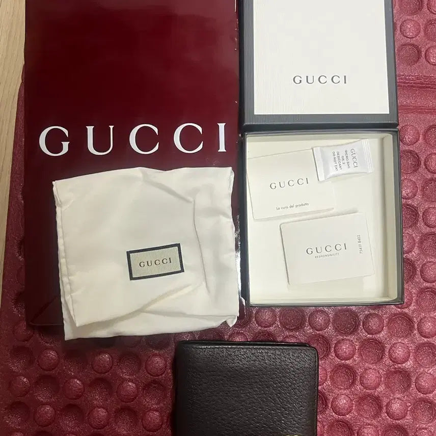 [BUNJANG] Gucci GG Logo Bifold Wallet / 구찌 지갑 GG로고 반지갑