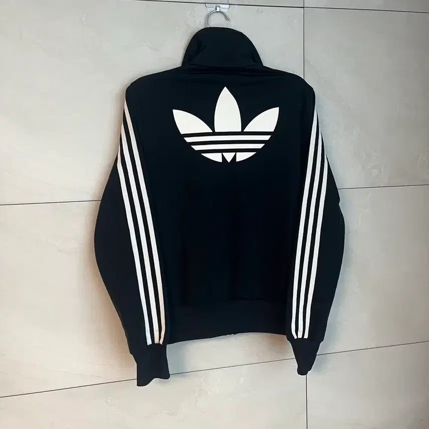 [BUNJANG] Adidas Jennie Fit Firebird Jersey Black / 아디다스 딱붙핏 제니깔 파이어버드 져지 블랙 [90]