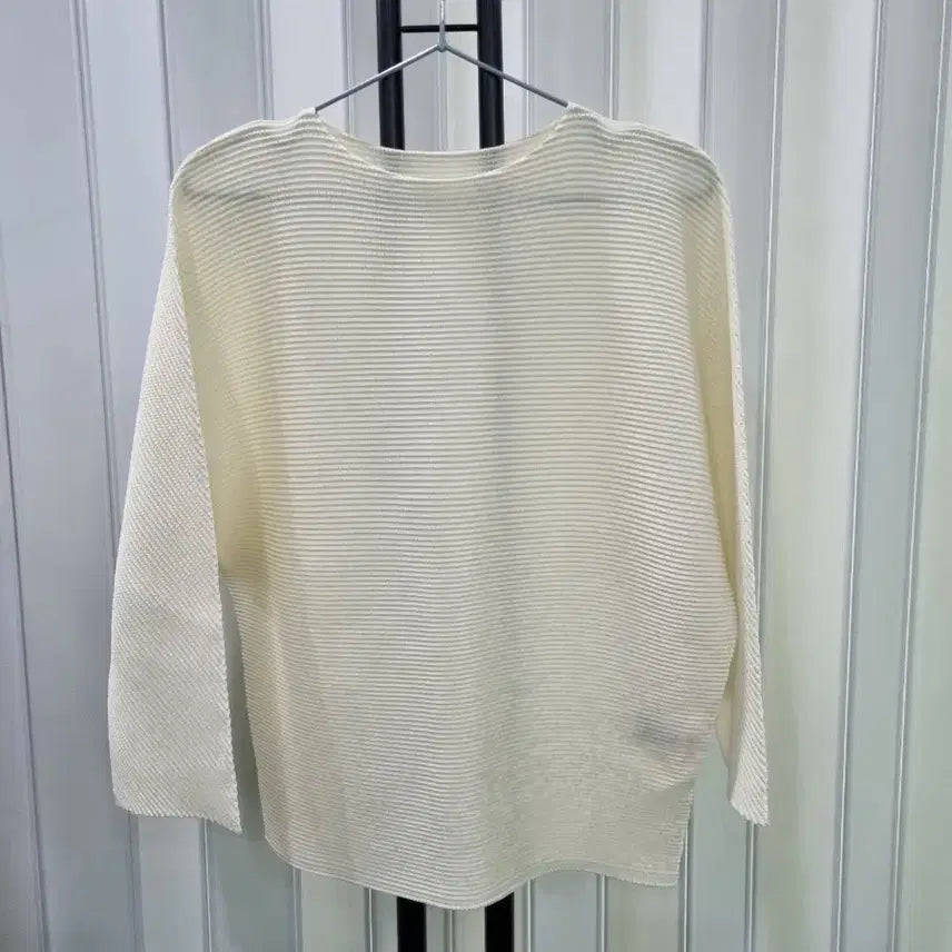 [BUNJANG] Ivory Pleated 8-Sleeve T-Shirt / 아이보리 플리츠  8부티셔츠