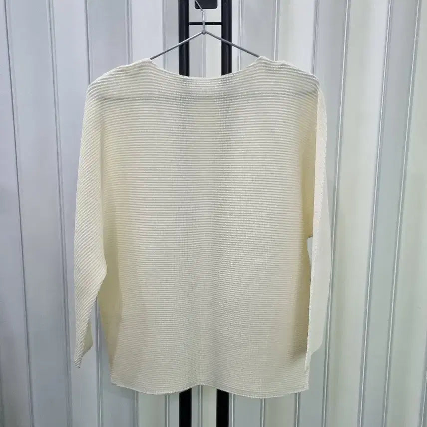 [BUNJANG] Ivory Pleated 8-Sleeve T-Shirt / 아이보리 플리츠  8부티셔츠