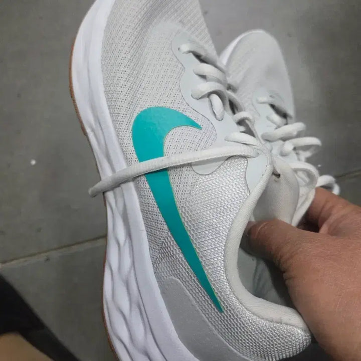 [BUNJANG] Nike Revolution 6 Sneakers Grey/Mint 250 / 나이키 레볼루션6 운동화 회색/민트250