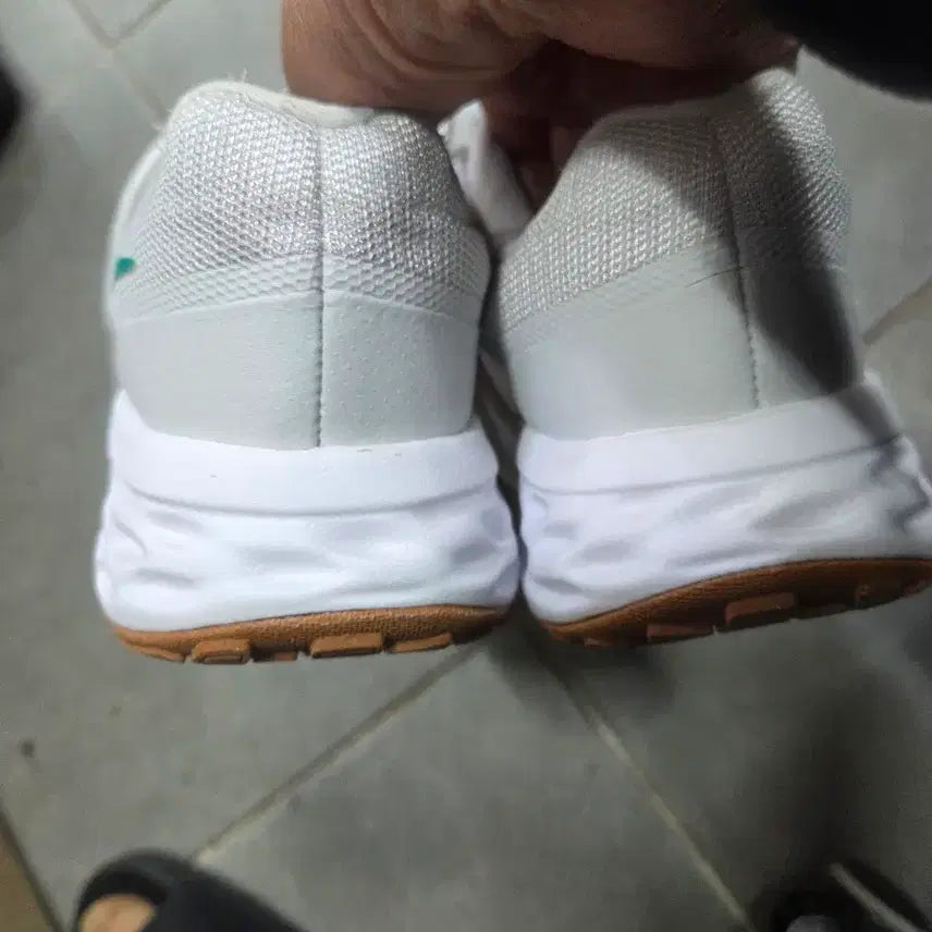 [BUNJANG] Nike Revolution 6 Sneakers Grey/Mint 250 / 나이키 레볼루션6 운동화 회색/민트250
