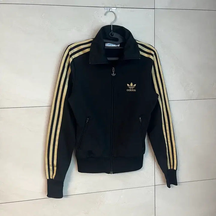 [BUNJANG] Adidas Firebird Track Jacket Black/Gold (Size 85) / 아디다스 딱붙핏 제니깔 파이어버드 검,골 져지 블랙 [85]