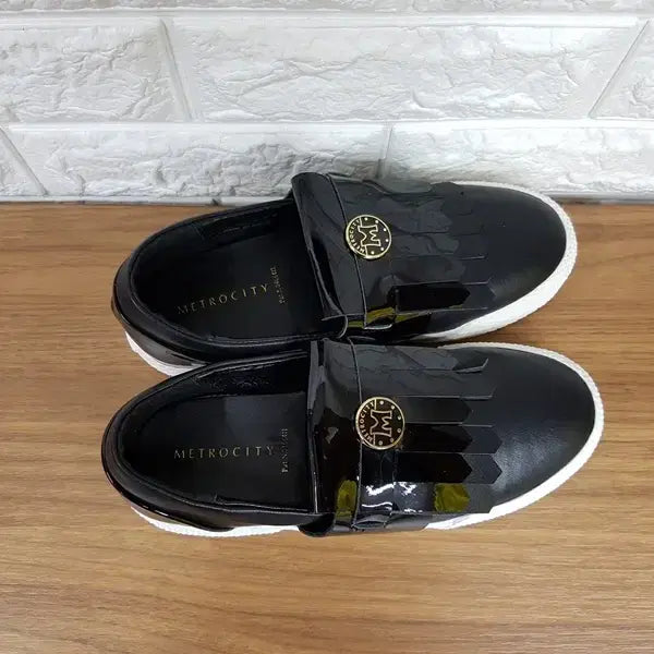 [BUNJANG] Metrogate Slip-on Sneakers / 메트로시티 슬립온 스니커즈 225