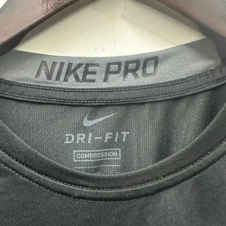[BUNJANG] Nike Pro Black Short Sleeve T-Shirt 105 / [만원 아라비아빈티지]나이키 프로 검정색 반팔 티셔츠 105