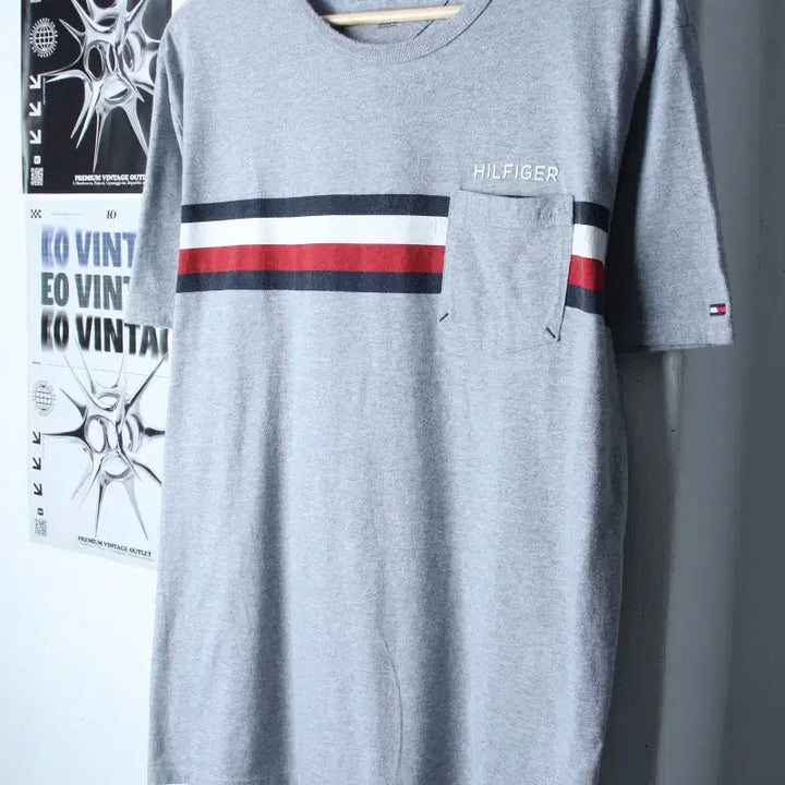 [BUNJANG] Tommy Hilfiger T-Shirt Pocket Grey Old School (L-XL) / (L-XL) 타미힐피거 반팔 티셔츠 포켓 그레이 올드스쿨-7583