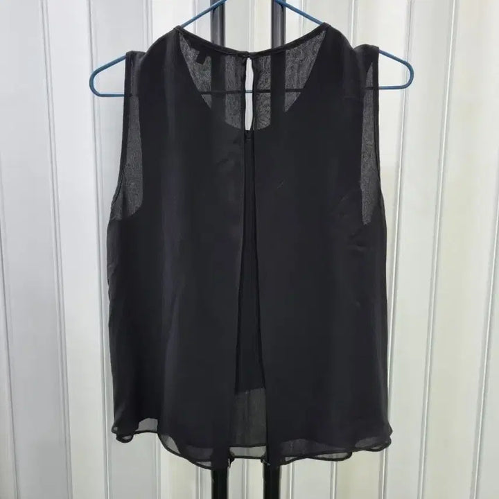 [BUNJANG] Miso Black Pleated Layered Sleeveless Blouse / 미소 블랙 플리츠 레이어드 민소매 블라우스