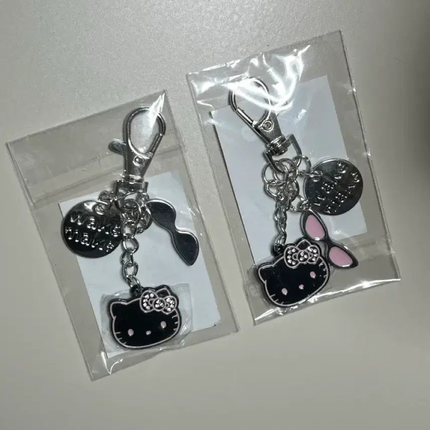 [BUNJANG] WakeMake Hello Kitty Black Charm Keyring / 웨이크메이크 헬로키티 블랙참 키링