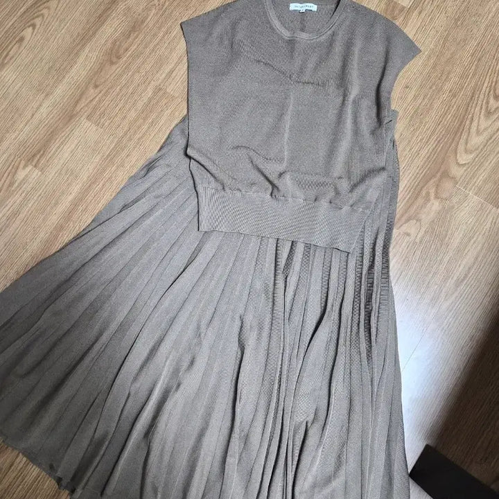 [BUNJANG] 25 Cashmere Setup Half-Sleeve Knit Top &amp; Pleated Skirt Set / 25 더 캐시미어 셋업
