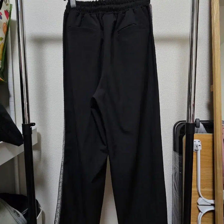 [SOLD OUT] DNSR 디앤써 에스닉 라인 밴딩 팬츠 블랙 S