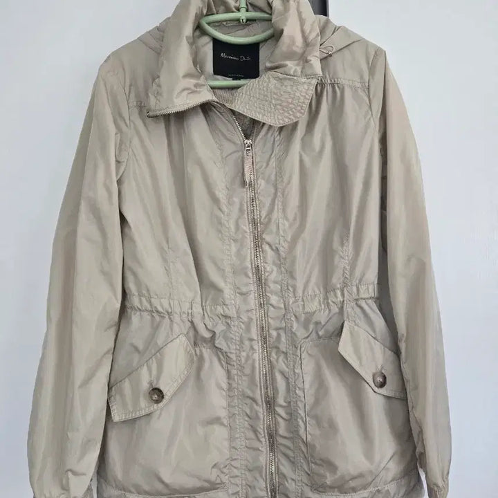 [SOLD OUT] Massimo Dutti 후드 바람막이자켓 XS