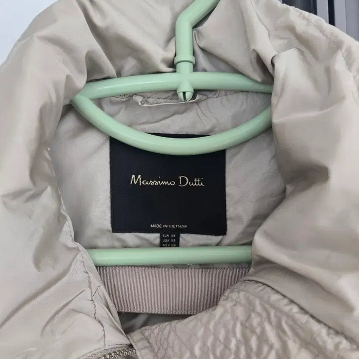 [SOLD OUT] Massimo Dutti 후드 바람막이자켓 XS