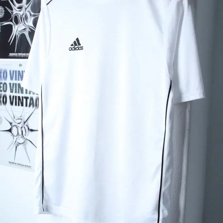 [BUNJANG] Adidas T-Shirt Functional White Old School (L-XL) / (L-XL) 아디다스 반팔 티셔츠 기능성 화이트 올드스쿨-758E