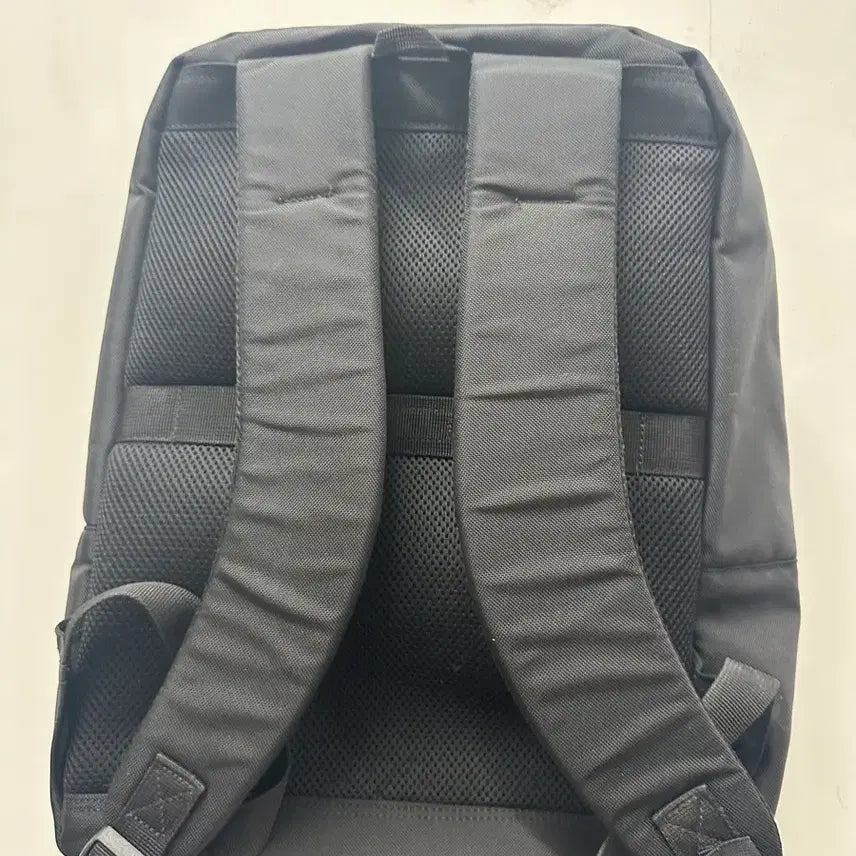 [BUNJANG] National Geographic Black Backpack Bag / [만원 아라비아빈티지]내셔널지오그래픽 블랙 백팩 가방