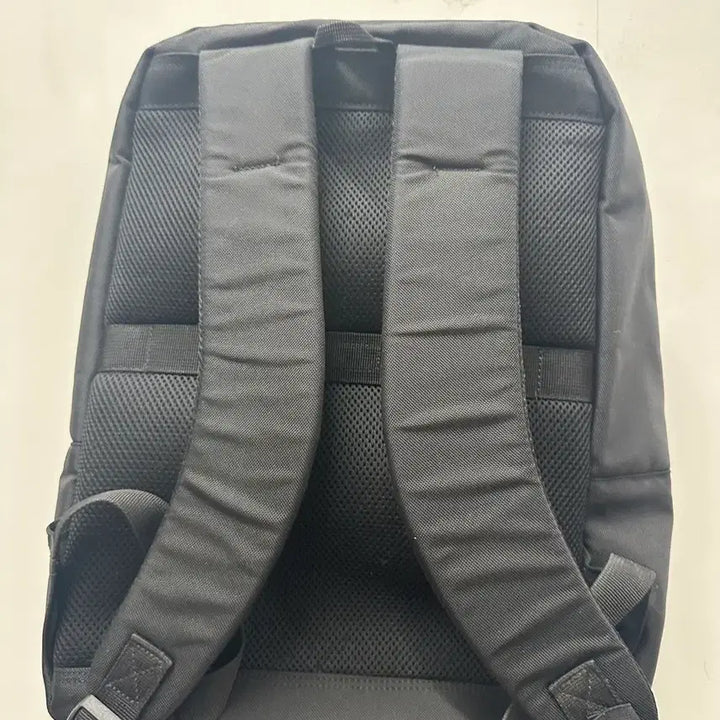 [BUNJANG] National Geographic Black Backpack Bag / [만원 아라비아빈티지]내셔널지오그래픽 블랙 백팩 가방