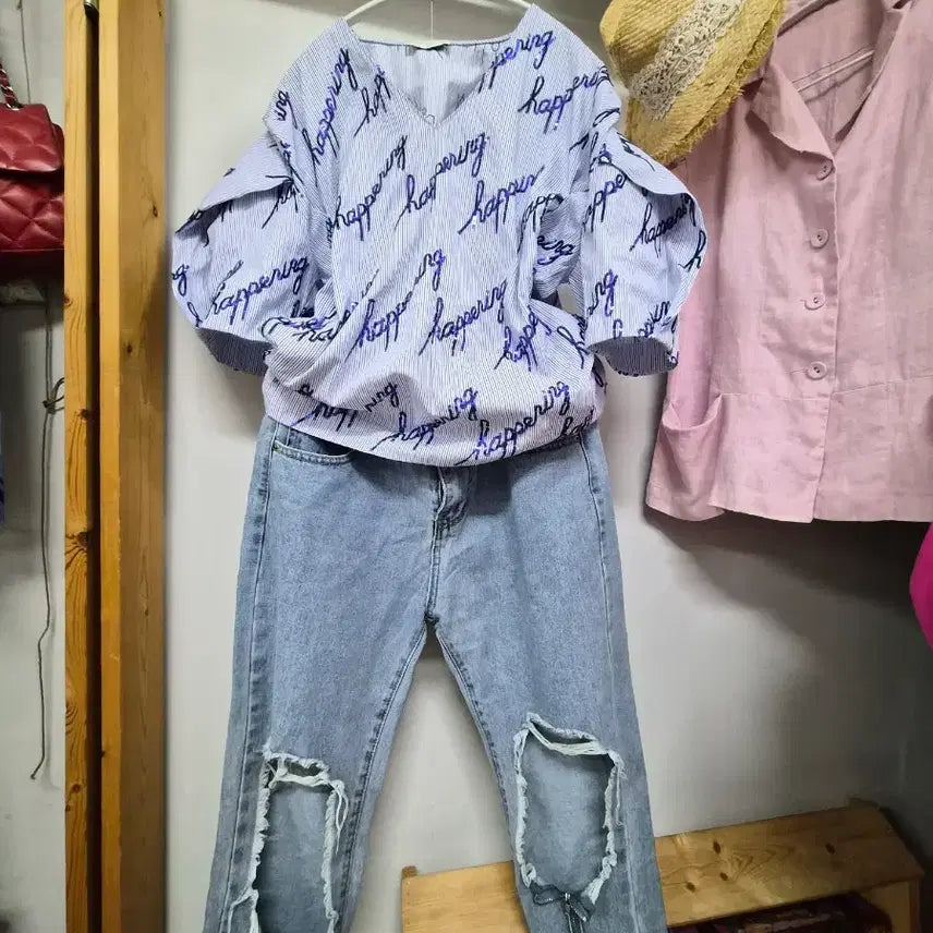[BUNJANG] Sandro Lettering Sequin Shirt Blouse / 산드로 레터링 스팽글 셔츠 블라우스