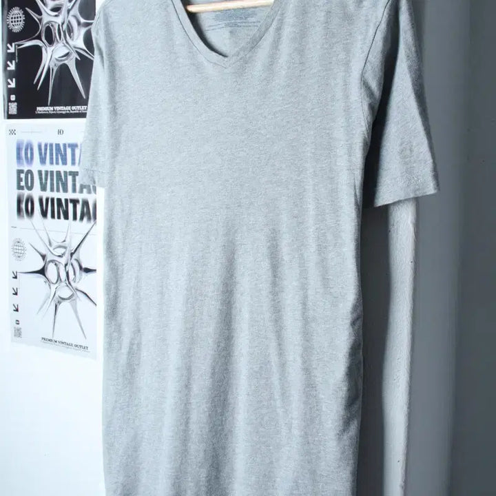 [BUNJANG] Tommy Hilfiger V-Neck Plain T-Shirt Grey / (M-L) 타미힐피거 반팔 티셔츠 브이넥 그레이 무지-7593