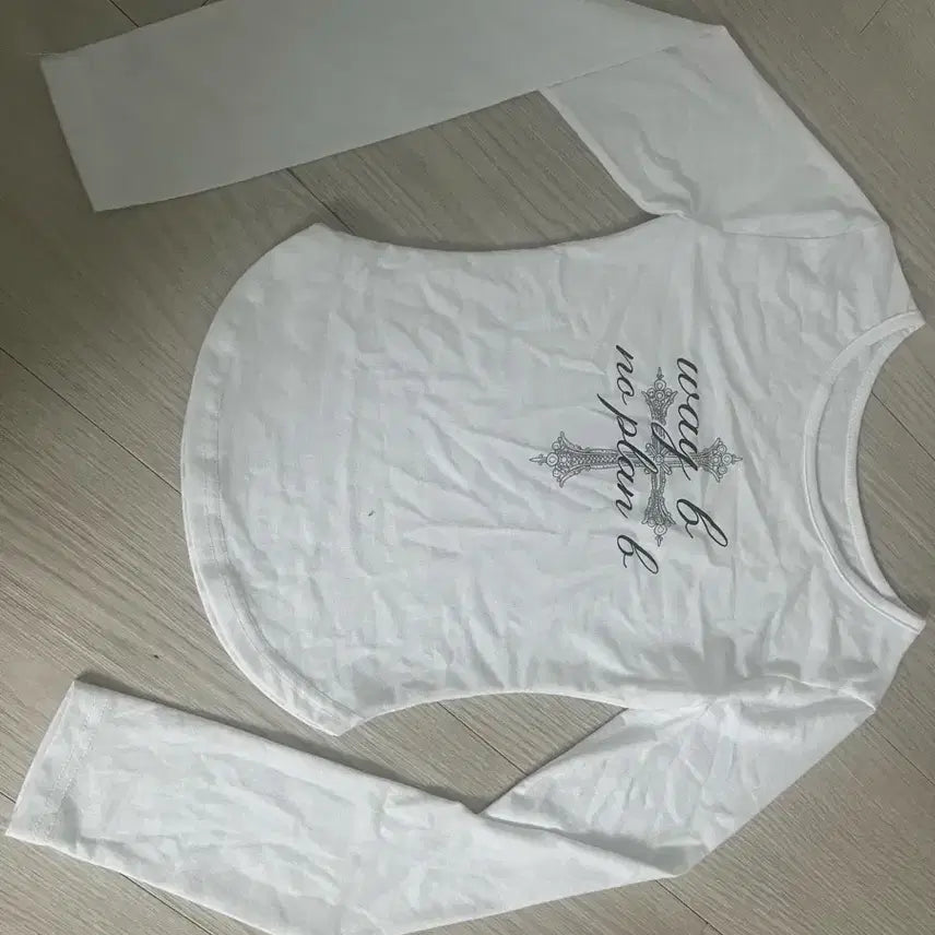 [BUNJANG] White Long Sleeve T-Shirt / 화이트 긴팔 티셔츠