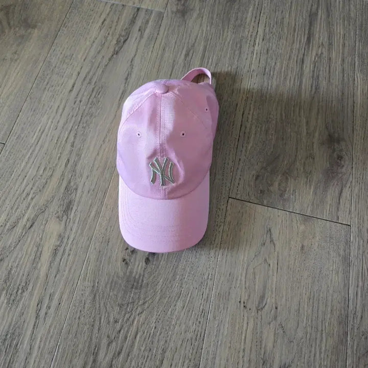[BUNJANG] New York Yankees Indie Pink Baseball Cap / 뉴욕 양키스 인디핑크색  모자