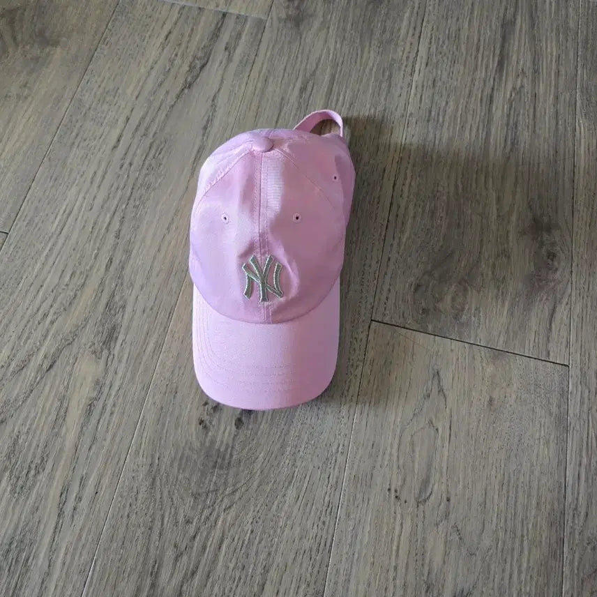 [BUNJANG] New York Yankees Indie Pink Baseball Cap / 뉴욕 양키스 인디핑크색  모자
