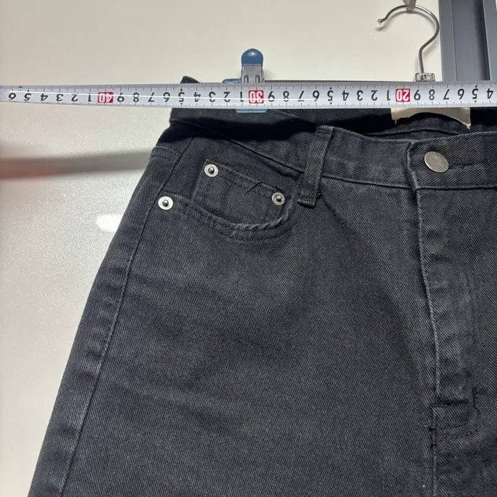 [BUNJANG] Mofeen Straight Fit Black Denim Pants L / 모핀 일자핏 데님 블랙 팬츠 L