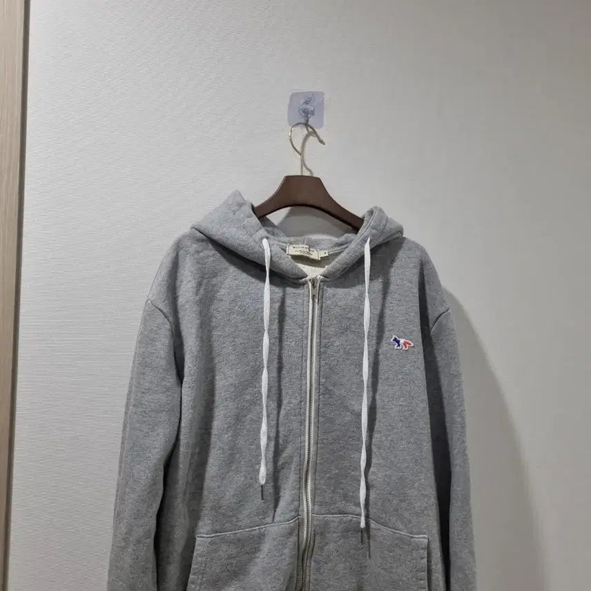 [BUNJANG] Maison Kitsuné Tricolor Fox Patch Grey Hoodie M / 메종키츠네 그레이 후드집업 M