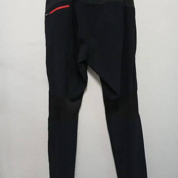 [BUNJANG] Descente Black Training Pants / 데상트 블랙 트레이닝 바지