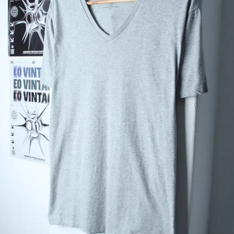 [BUNJANG] Calvin Klein V-Neck T-Shirt Grey (L-XL) / (L-XL) 캘빈클라인 반팔 티셔츠 브이넥 그레이 무지-75A2