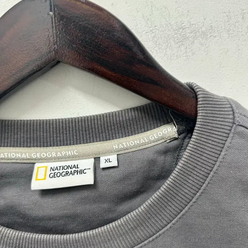 [SOLD OUT] [만원 아라비아빈티지]내셔널지오그래픽 맨투맨 105