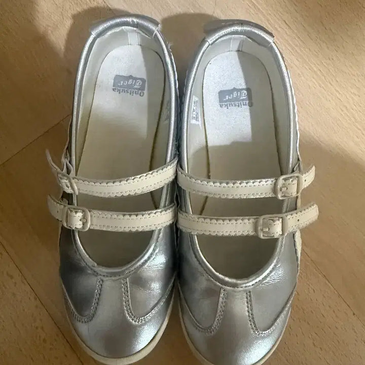 [BUNJANG] Onitsuka Tiger Mary Jane Shoes Silver / 오니츠카타이거 실버 메리제인 슈즈