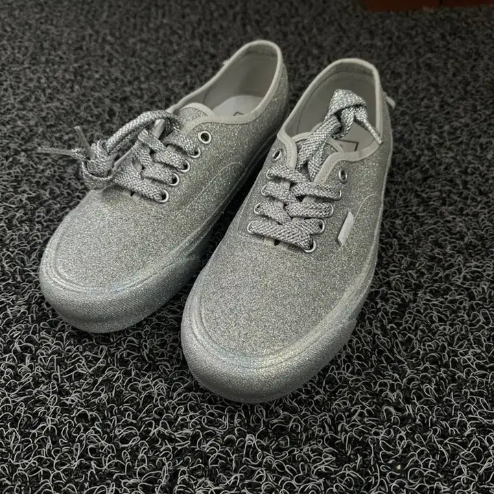 [BUNJANG] Vans Authentic Silver Sneakers (US Women&