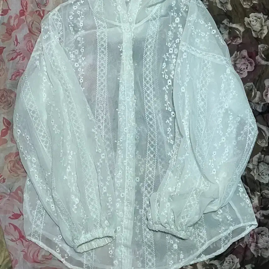 [BUNJANG] Vintage Floral Punch Lace Hooded Jacket / 빈티지 플로랄 펀칭 레이스 후드 자켓