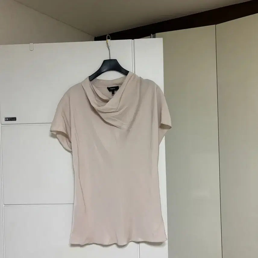 [BUNJANG] Theory Silk Drape Blouse - Size S / 띠어리 실크 드레이프 블라우스 S