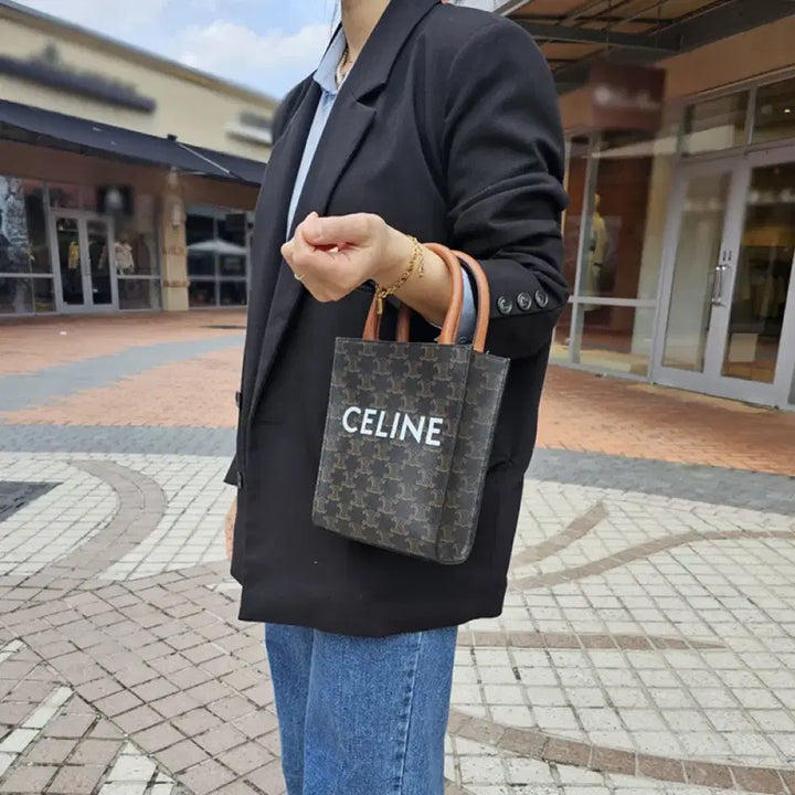 [BUNJANG] Celine Triomphe Canvas Bag Mini / 셀린느 트리옹프 카바스백 미니((급처!))