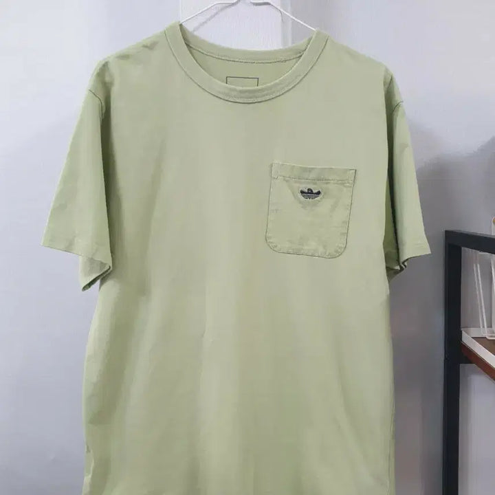 [BUNJANG] Adidas Pocket T-Shirt Green Medium / pakaian Adidas 아디다스 포켓 반팔티 연두색 M
