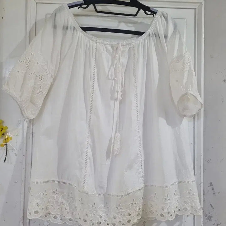 [BUNJANG] Lace Cotton Blouse / 여름 고급스러운 핏이이쁜 레이스 면. 블라우스. 가슴57