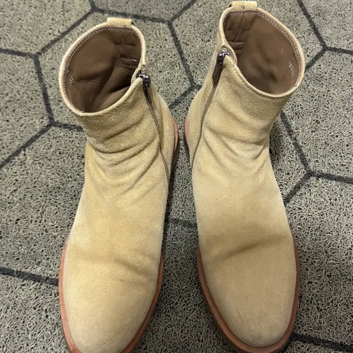 [BUNJANG] Lost Garden Aldo Beige Suede Ankle Boots / 로스트가든 알도 베이지 스웨이드 앵클 부츠