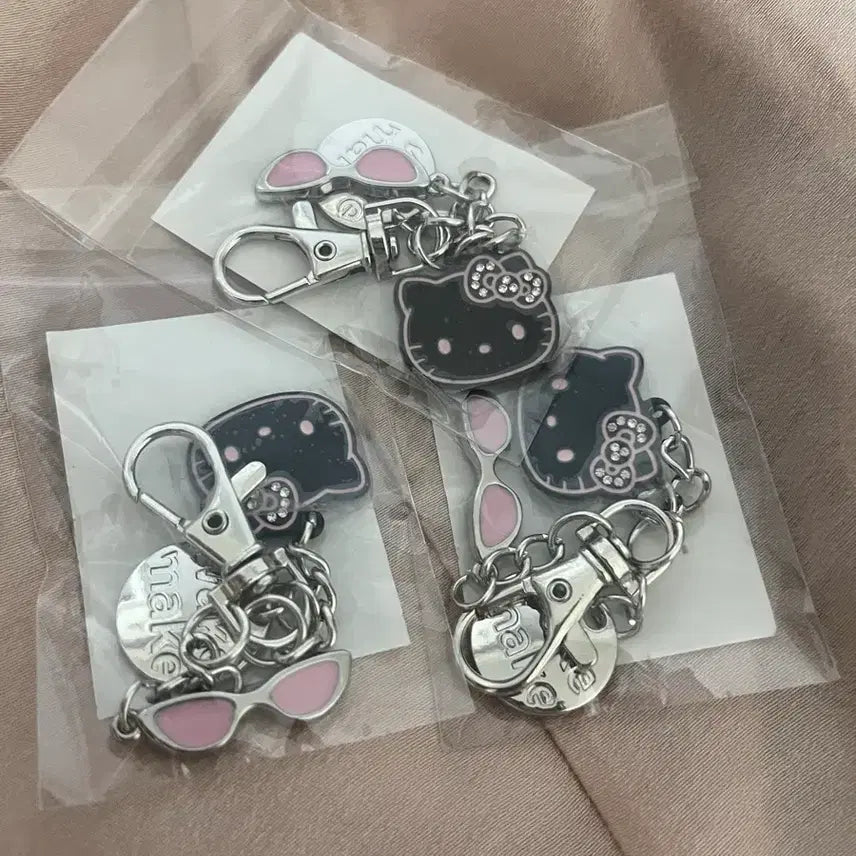 [BUNJANG] WAKEMAKE Hello Kitty Keyring (Sealed) / 미개봉) 웨이크메이크 헬로키티 키링