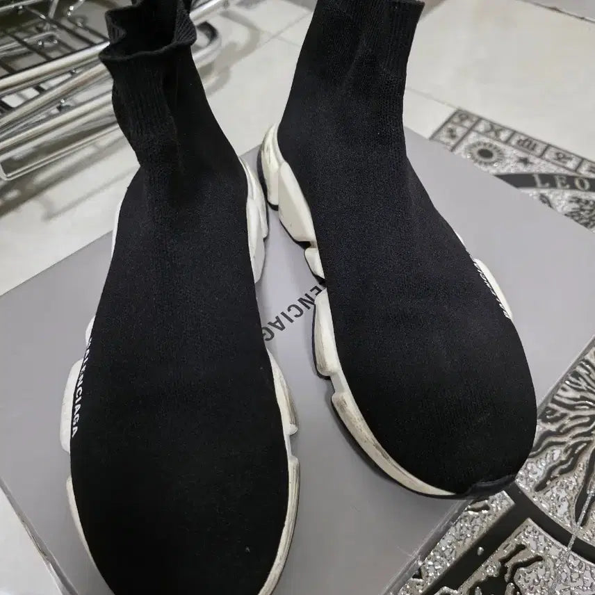 [BUNJANG] Balenciaga Speed Trainer Size 42 / 발렌시아가 스피드러너 42사이즈