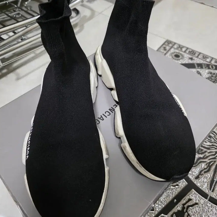 [BUNJANG] Balenciaga Speed Trainer Size 42 / 발렌시아가 스피드러너 42사이즈