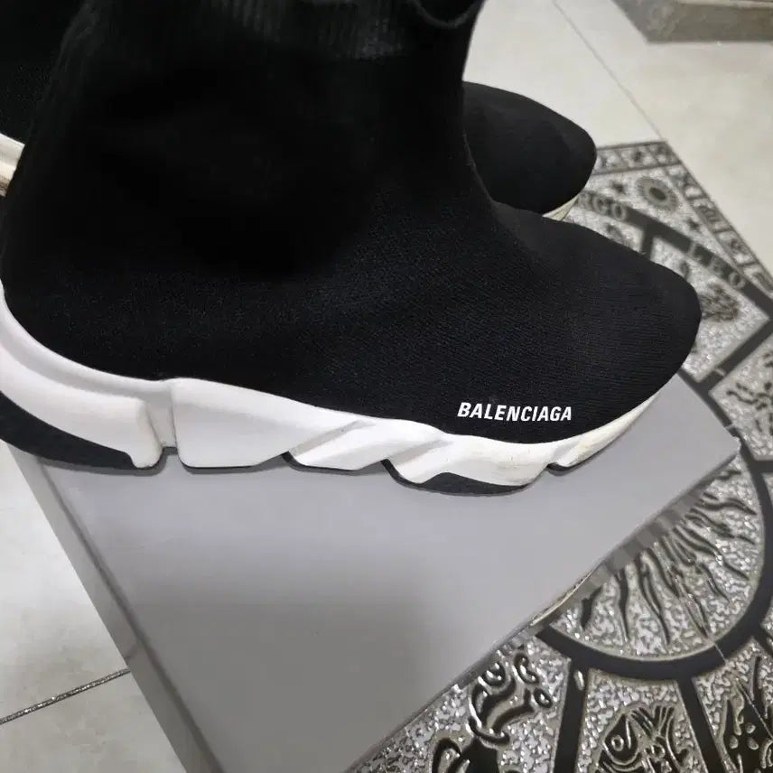 [BUNJANG] Balenciaga Speed Trainer Size 42 / 발렌시아가 스피드러너 42사이즈