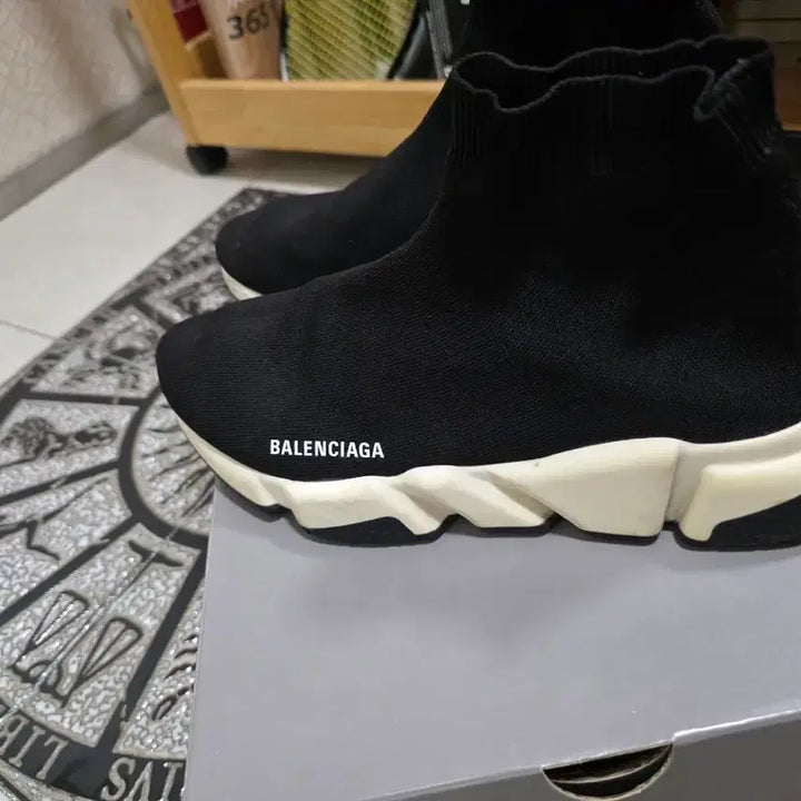 [BUNJANG] Balenciaga Speed Trainer Size 42 / 발렌시아가 스피드러너 42사이즈